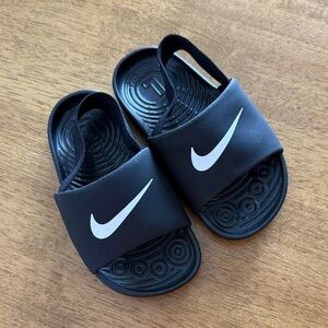 New Nike Kids Black Sandals Sz 8 toddler